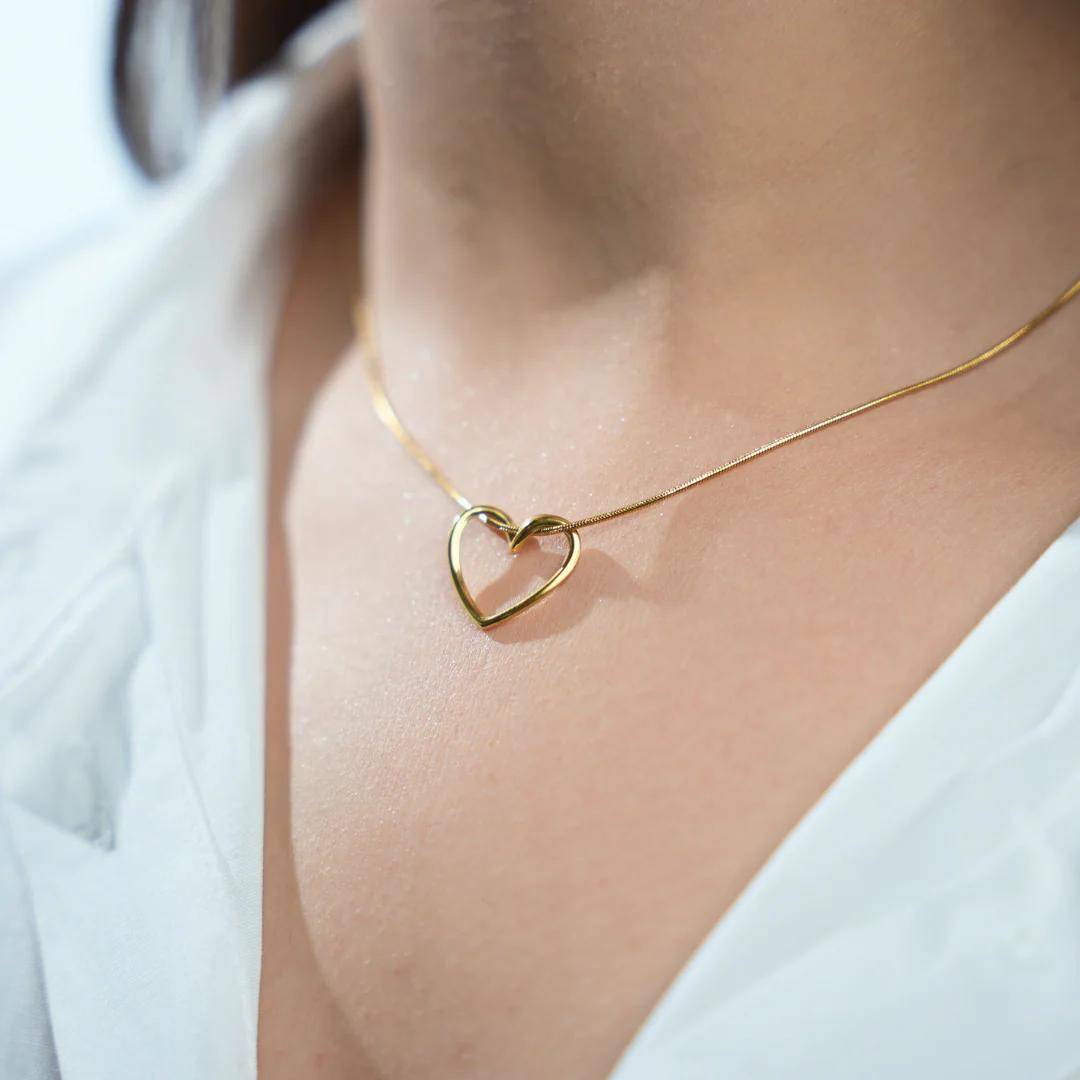 Heart twined Necklace