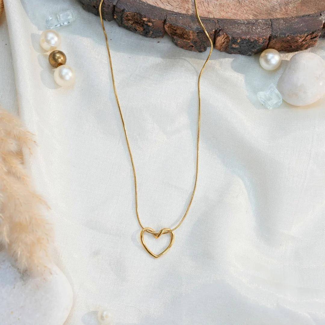 Heart twined Necklace